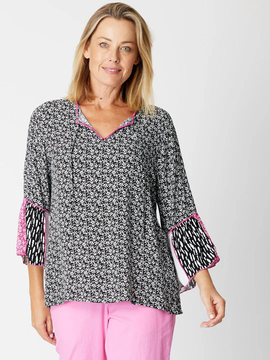 Cordelia St | Sweet Sandy Spliced Top