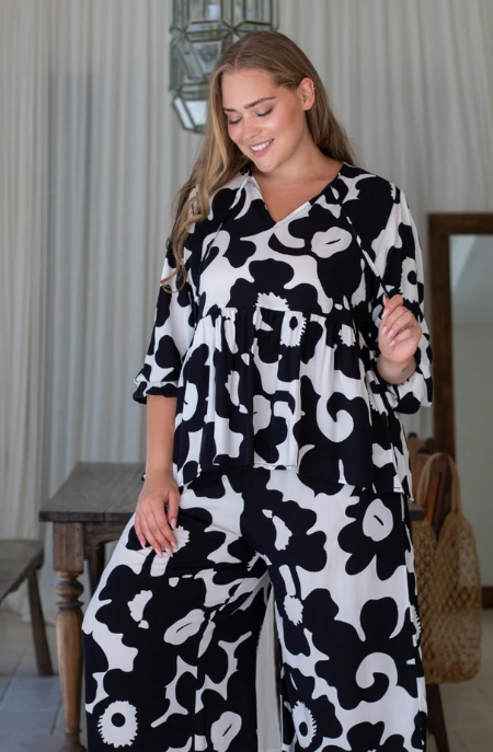 Bee Maddison | Jane Shirt - Black/White Floral