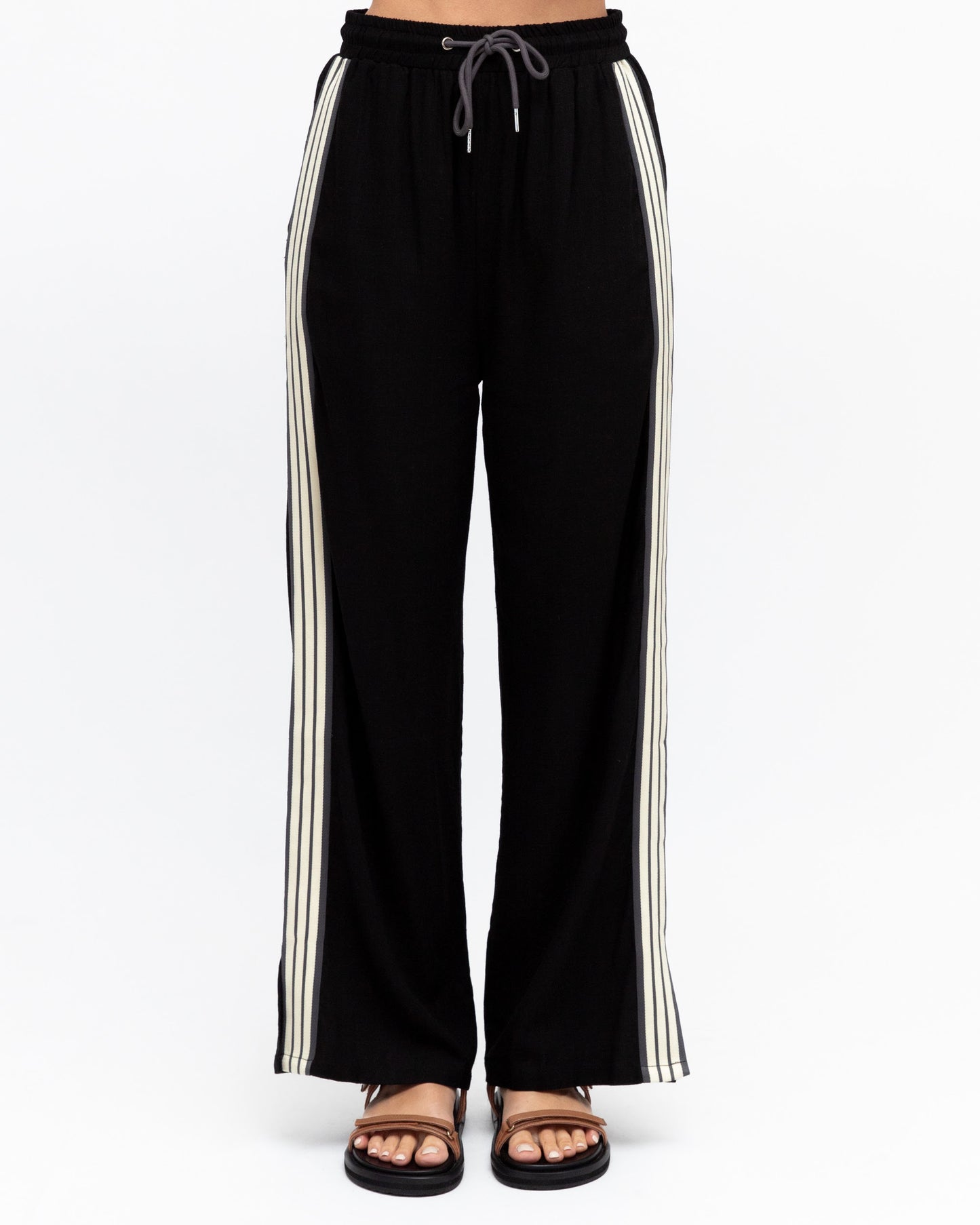Label of Love | BLACK WITH WHITE STRIPE DETAIL Pant