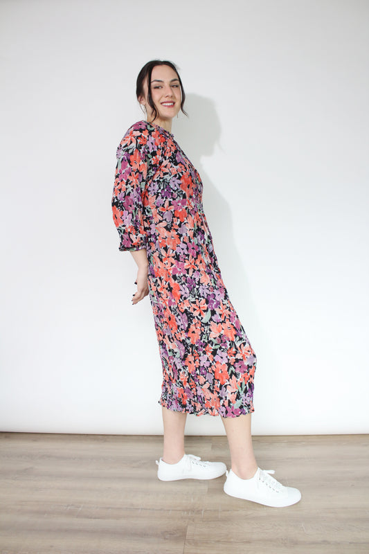 JACLYN M Lilly Crinkle Dress - Black Floral