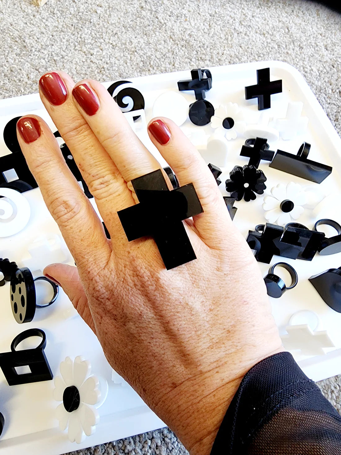 M and D Jewellery - Cross Ring | Black