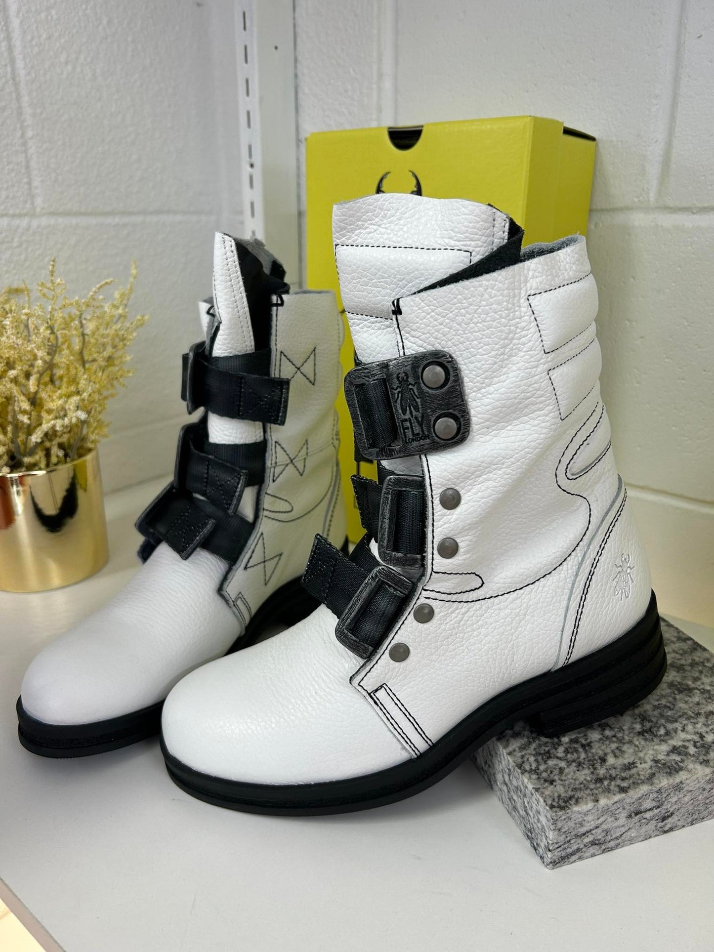 Fly London Kiff - White