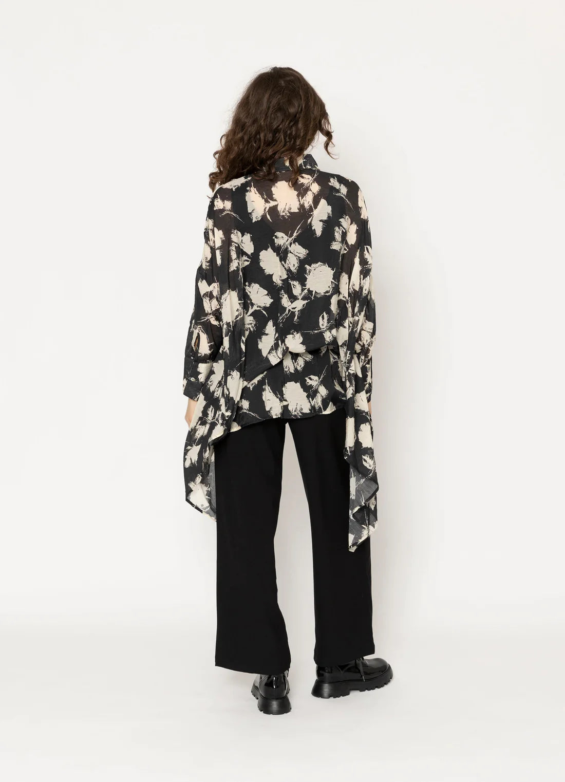 Blacklist Two by Two - Halle Shirt | Flower Print