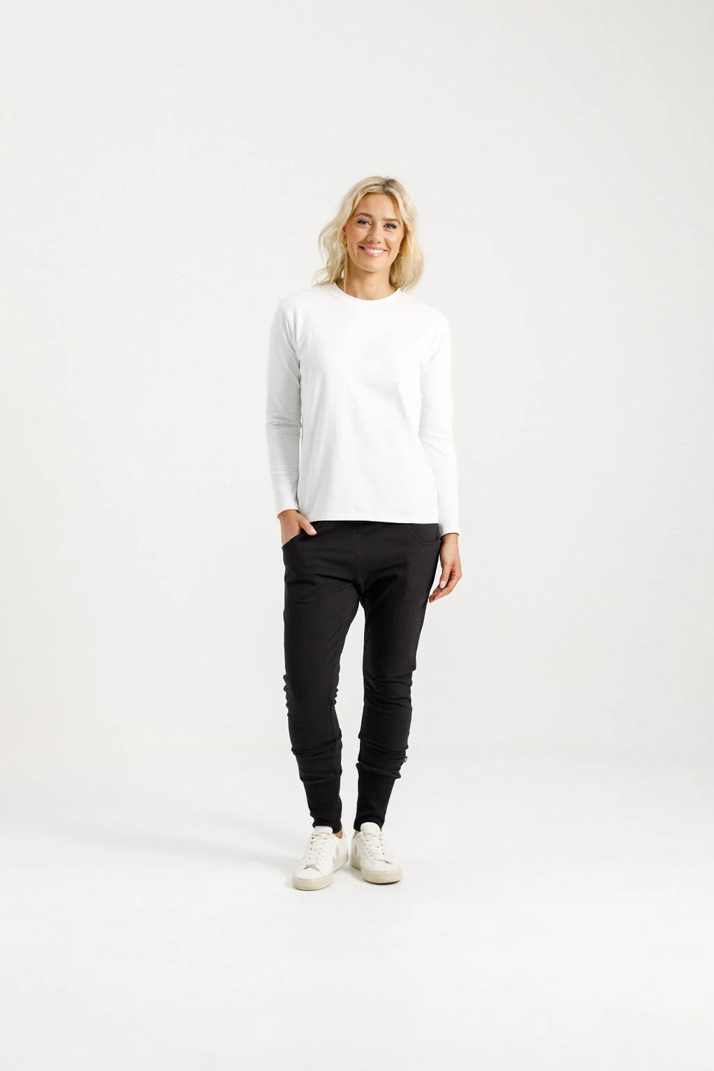 Homelee | Apartment Pants Winter - Black with Black X Outline