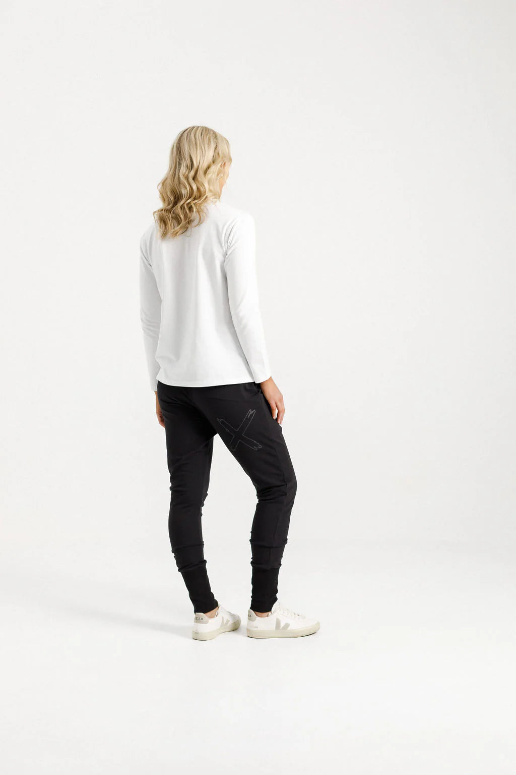 Homelee | Apartment Pants Winter - Black with Black X Outline