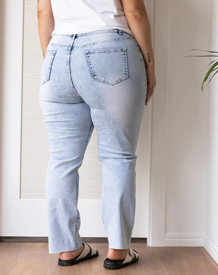 Bee Madison - Jess Jeans | Light Wash