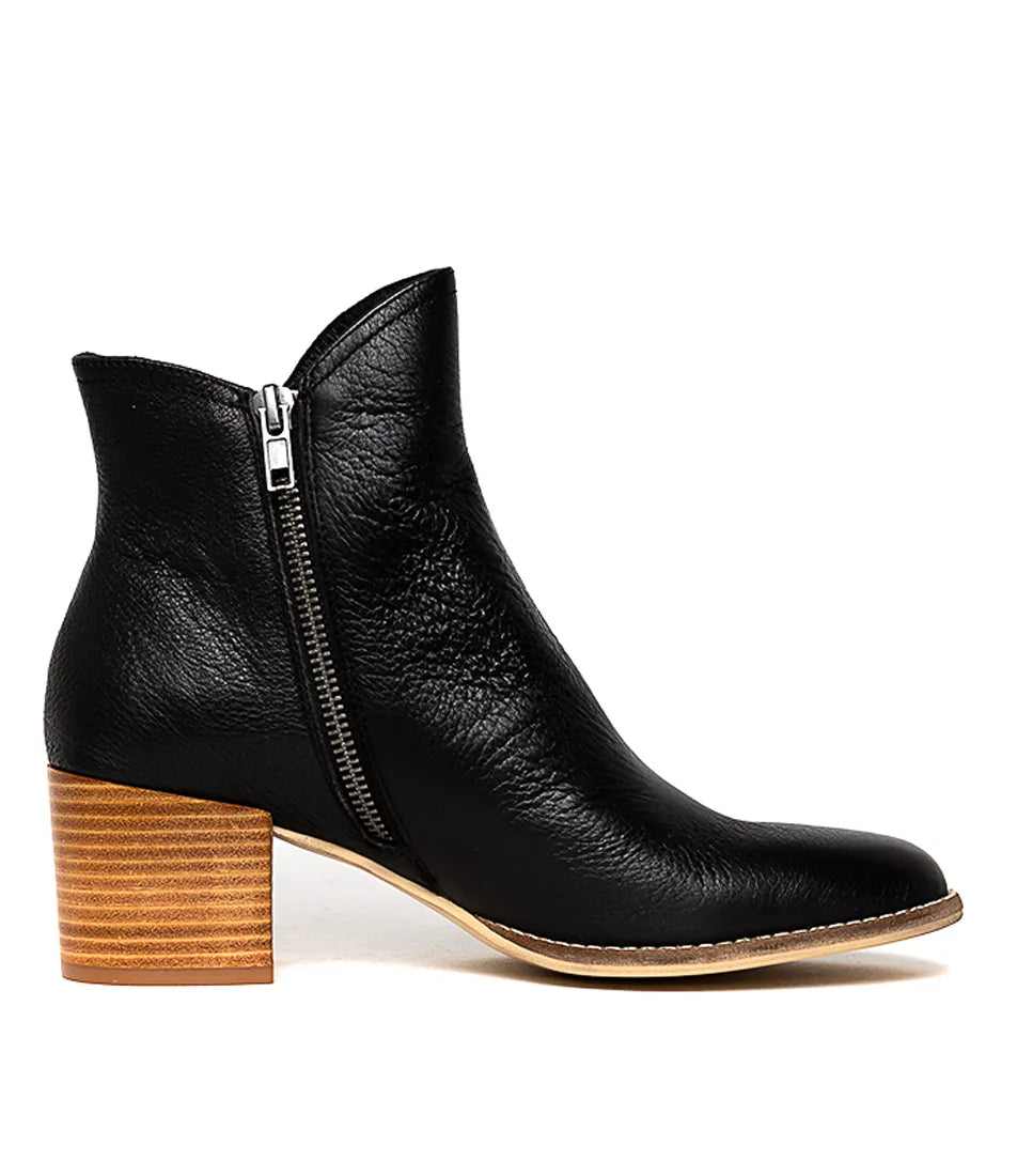 Django & Juliette - Mockas Natural Leather | Black