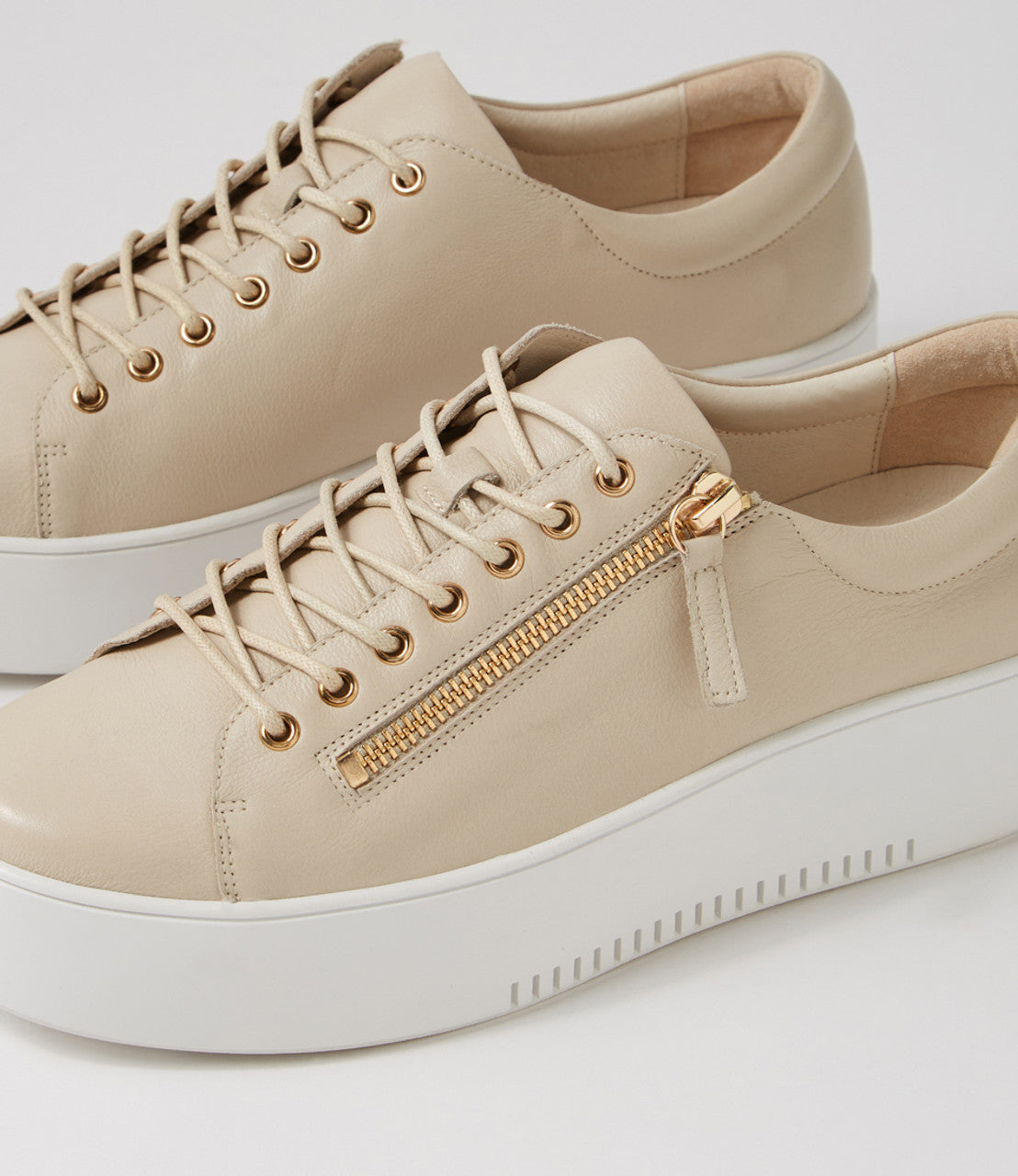 Django & Juliette - Wolfie Leather Sneaker | Almond White
