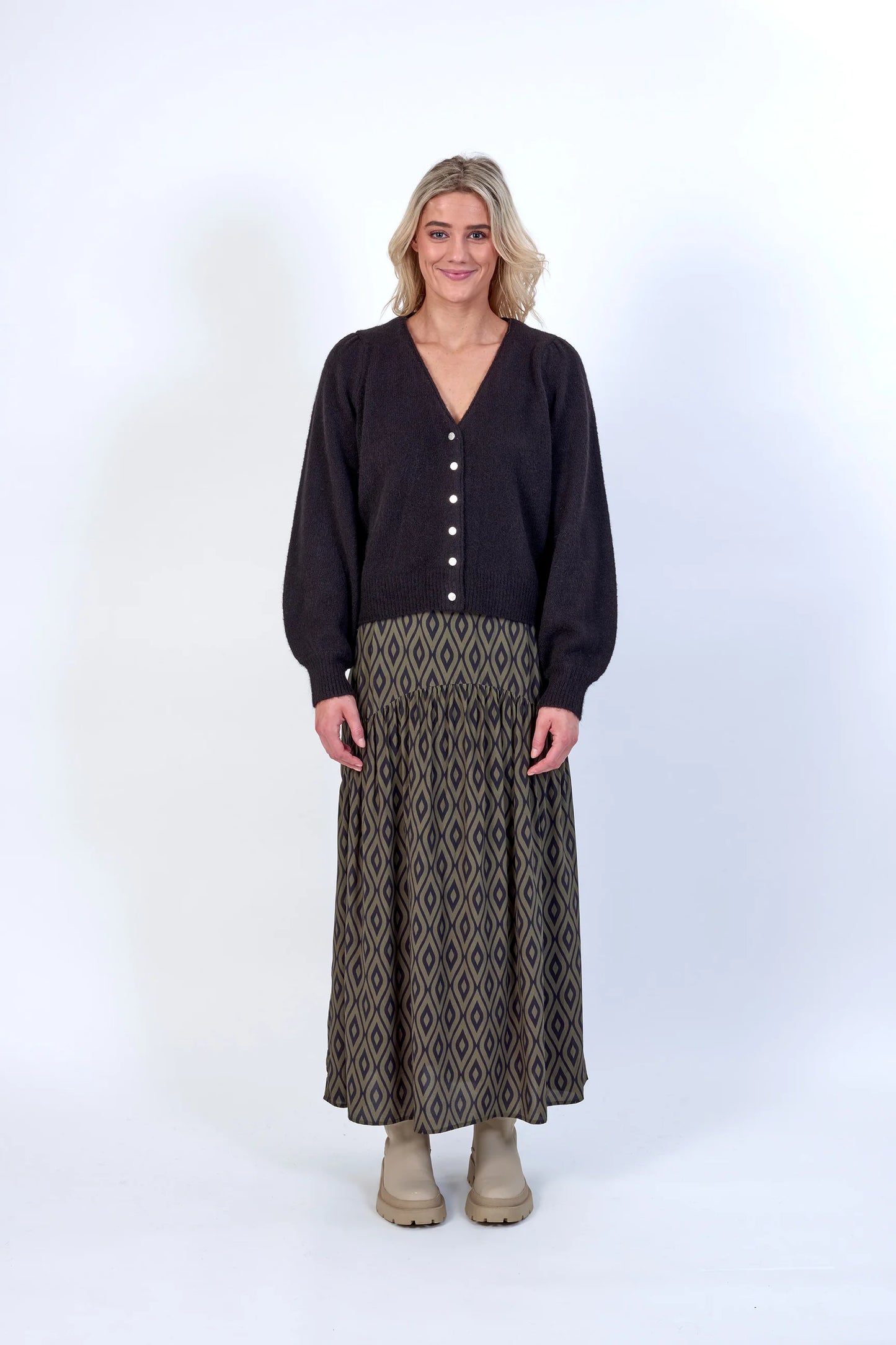 KNEWE - Emma Cardi | Black