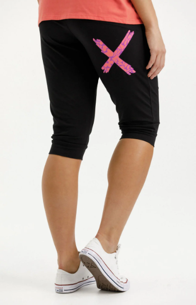 Homelee | 3/4 Apartment Pants - Black with Sunset Floral X