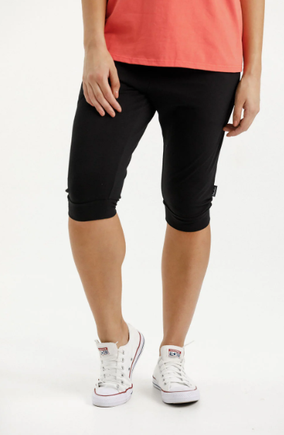 Homelee | 3/4 Apartment Pants - Black with Berry X