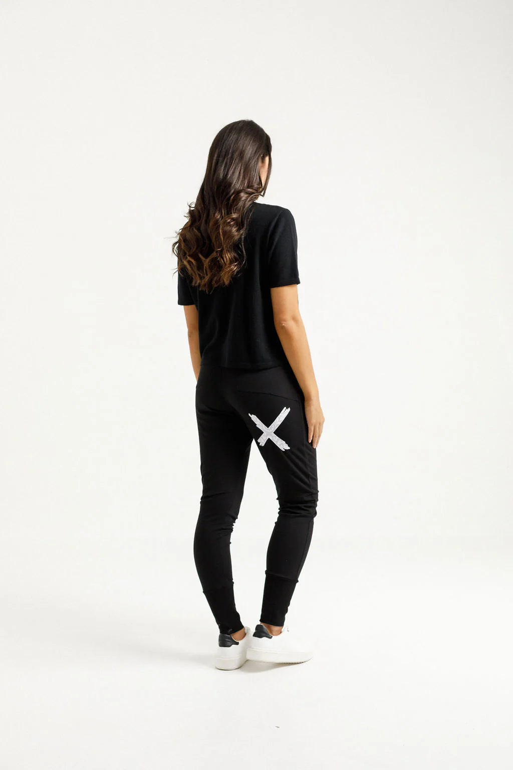Homelee | Apartment Pants Winter - Black with Lilac Damask X