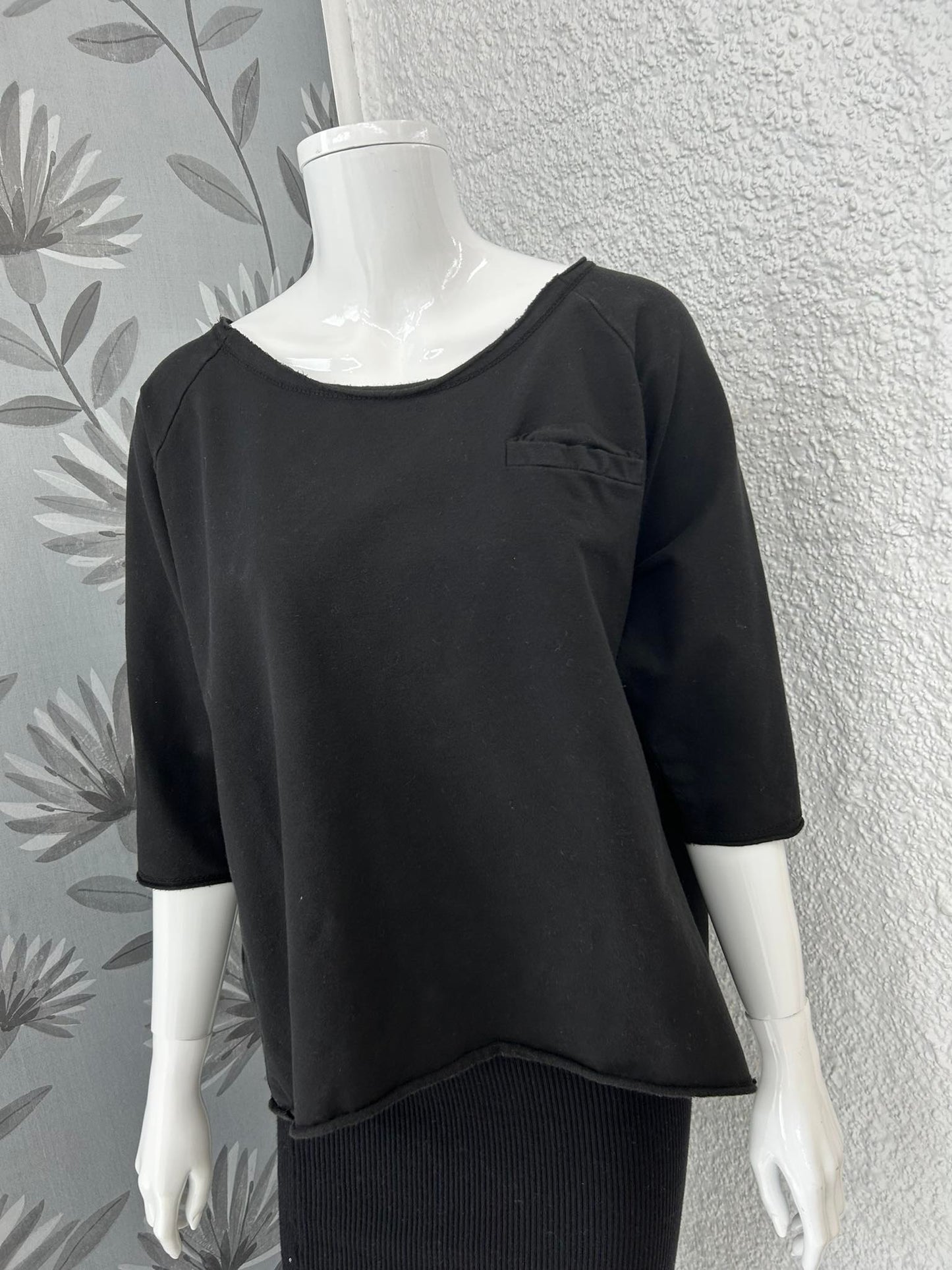 Suzy D Mollie Sweatshirt - Black