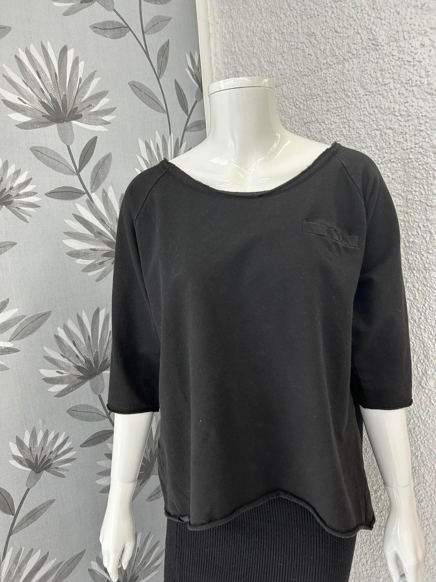 Suzy D Mollie Sweatshirt - Black