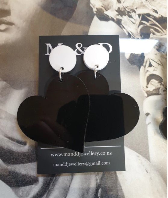 M & D Jewellery - Heart Stud Dangle Earrings Black