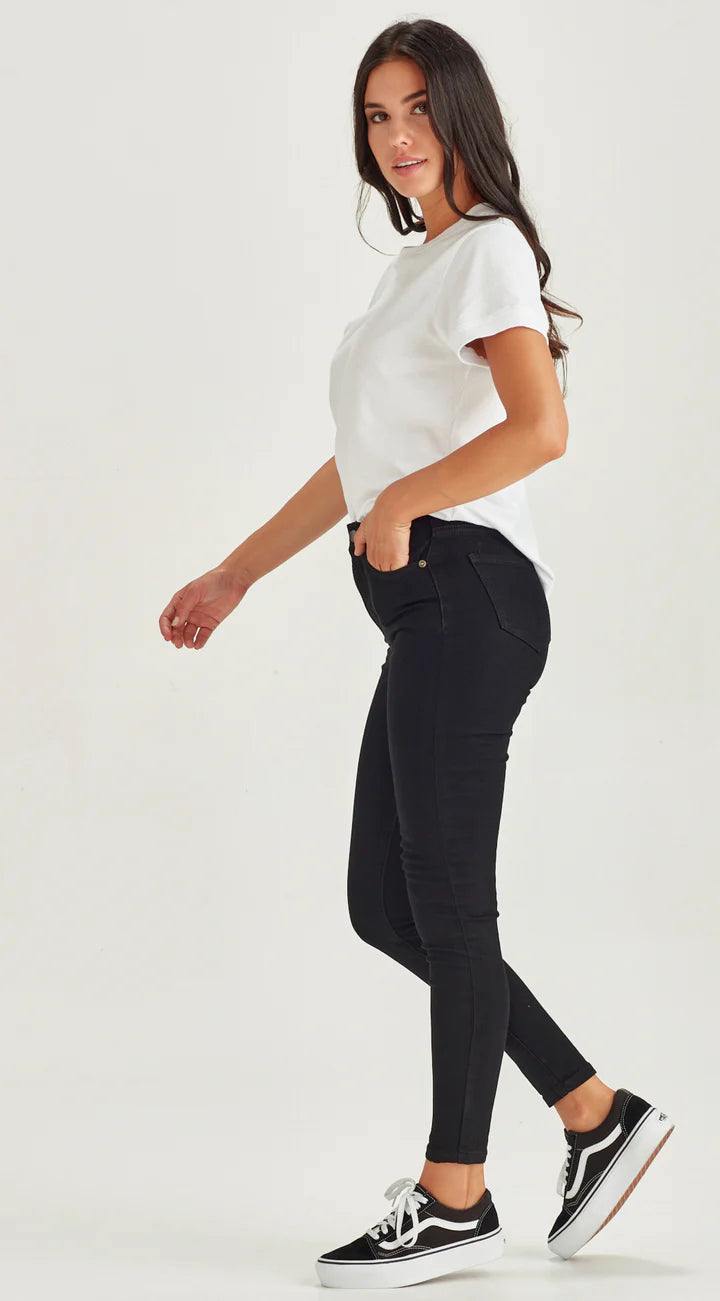 Junkfood SLIP | Ankle Grazer Jean Black